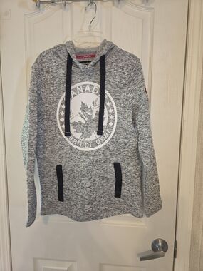 Canada Weather Gear Heather Gray Hooded Pullover